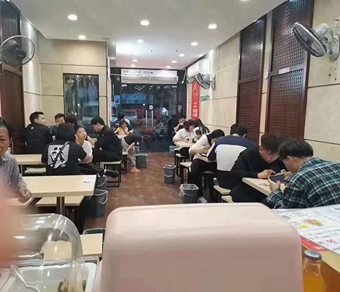 如意餛飩店生意好不好？還需要自己的努力！